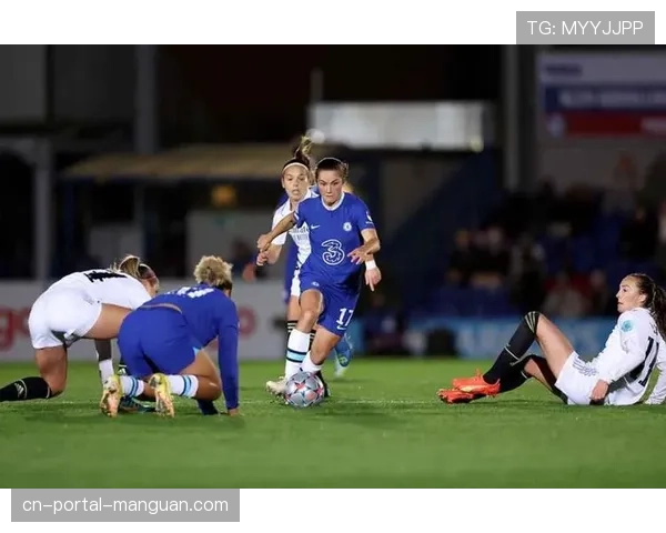 欧足联发布新规：下赛季起，欧冠比赛中将引入半自动越位技术辅助裁判
